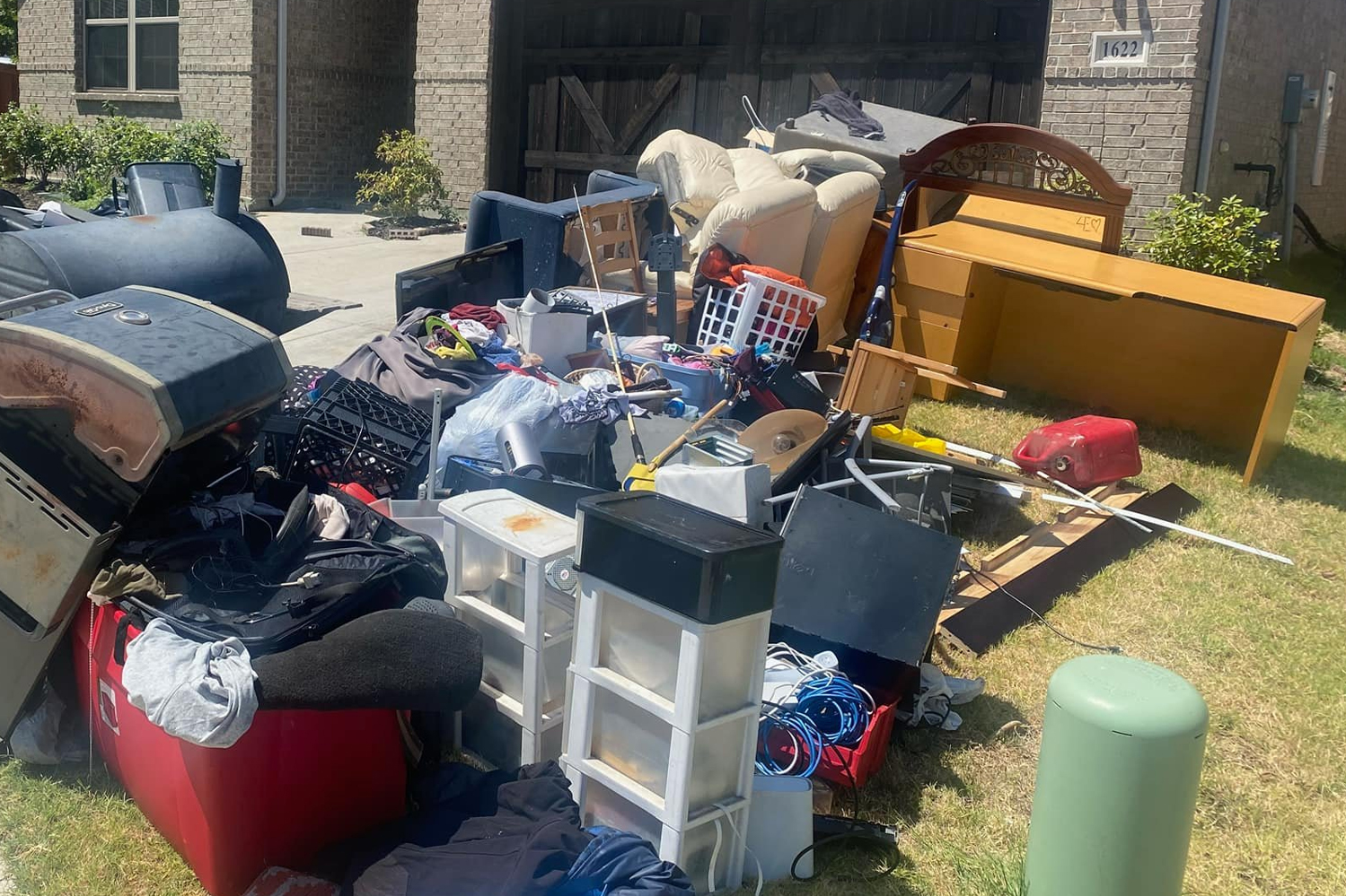 Home Cleanouts | Saul Hauls Junk Junk Removal