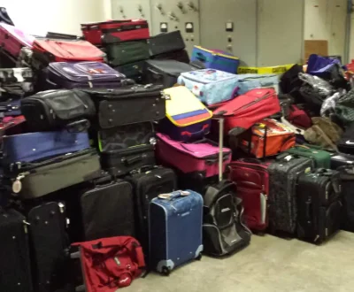 Suitcase-Luggage-Removal